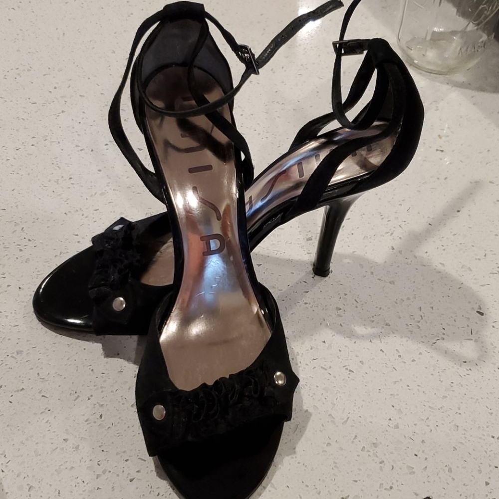 Unisa Heels